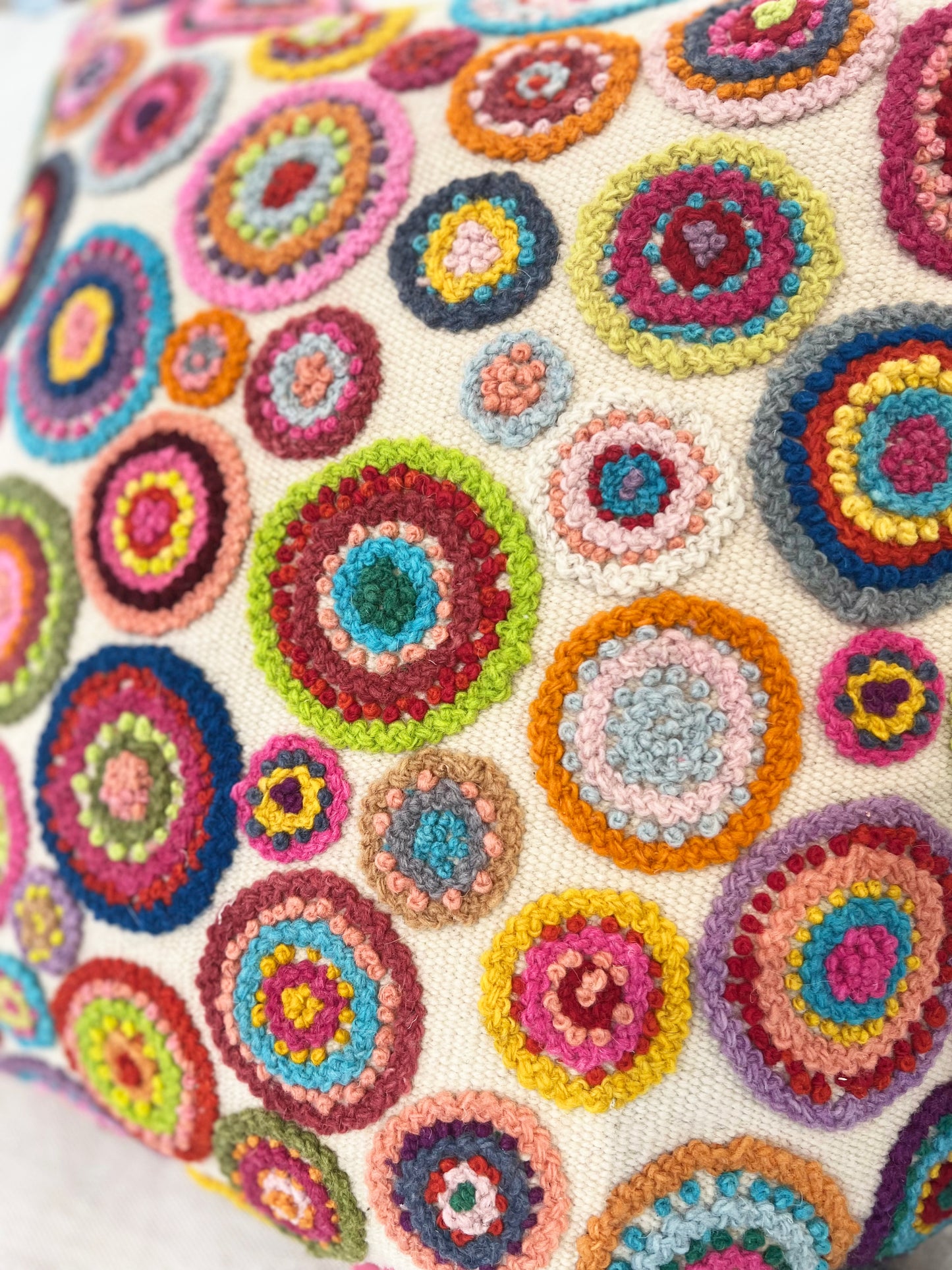 FUNDA COJÍN AYACUCHO CIRCULOS BLANCOS